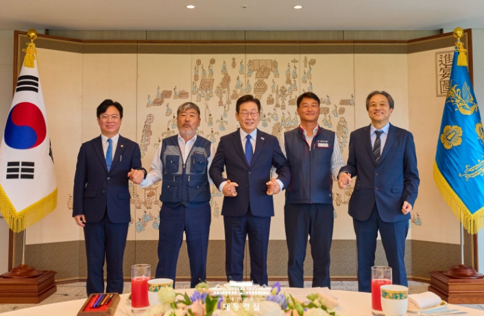 李대통령, 양대 노총 위원장 비빔밥 오찬