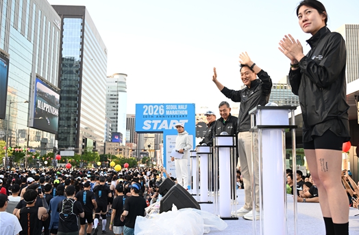 오세훈 시장, ‘2026 서울하프마라톤’ 출발식 참석
