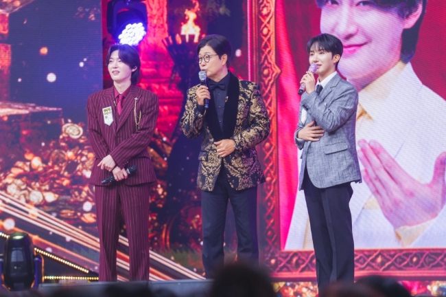 TV CHOSUN  [금타는 금요일] 眞 김용빈, 타고난 끼 제대로 터졌다! 요염한 골반 댄스에 "오늘 작정했구나"