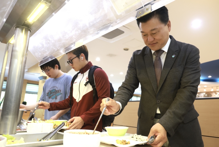 충북도, 대학생과 함께한 '천원의 아침밥'…소통으로 따뜻해진 아침