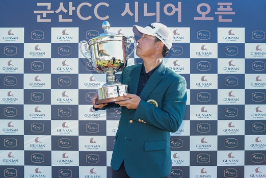 이태규, ‘군산CC 시니어 오픈’에서 시즌 첫 승… KPGA 챔피언스투어 통산 3승 달성