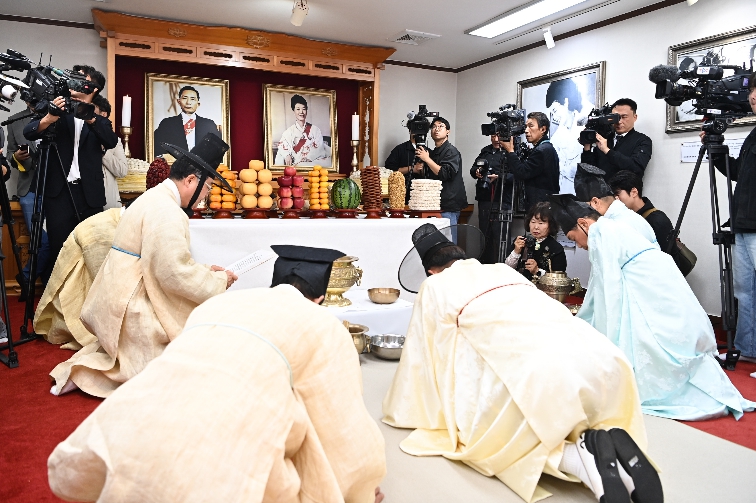 구미시, 박정희 대통령 서거 47주기 추모제 및 추도식 개최