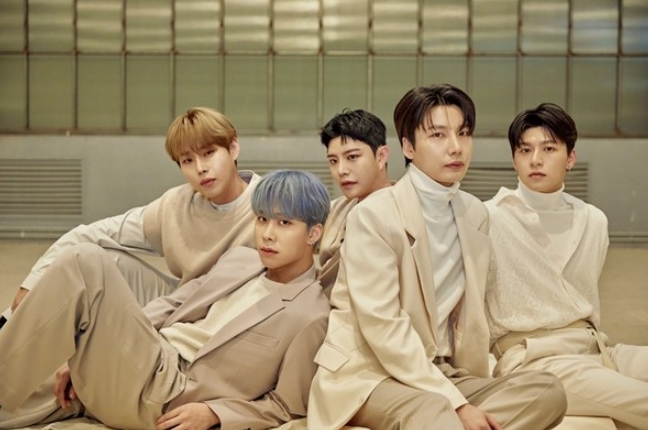 '보컬 어벤져스' 뭉친 5인조 男 그룹 위앤유(WeNU), 30일 국내 데뷔 확정!