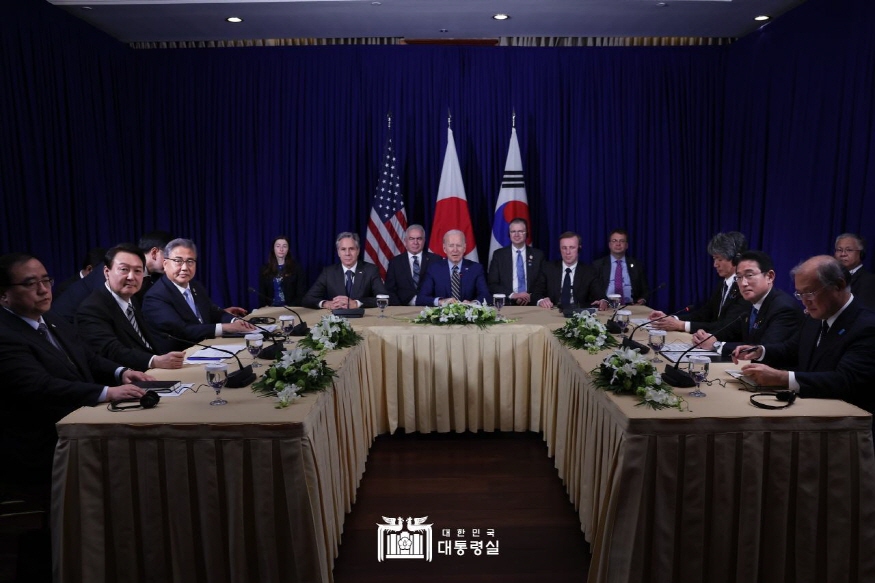 韓美日 정상회담···북핵 공조 확대