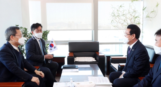 김영록 전라남도지사, 과기부에 초강력 레이저 연구시설 등 건의