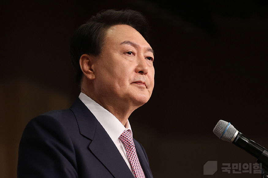 尹대통령, 국민통합위원회 고문단 격려 오찬