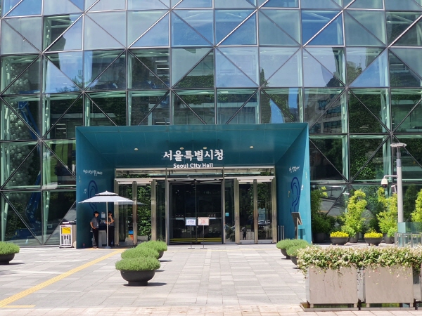 서울시 오세훈 시장, 한파 취약계층 임시보호시설 및 경로당 현장방문