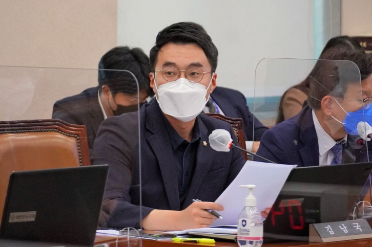 김남국 의원 , 작년 국회의원 정치후원금 국회의원 전체 1 위