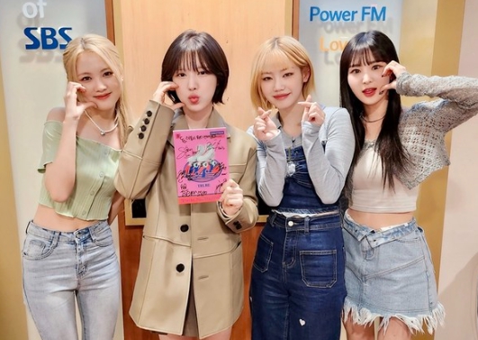 ‘웬디의 영스트리트’ 트라이비, DJ 웬디와 ‘다정美’ 가득 비하인드 컷 공개!