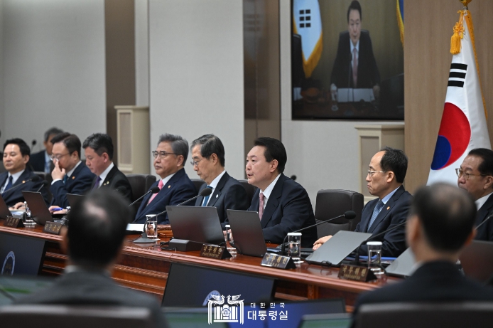 윤석열 대통령, "韓日 관계 과거 넘어서야"