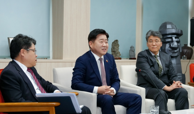 오영훈 제주도지사, 중국과의 경제협력 강화로 지역경제 활성화 이끌 것