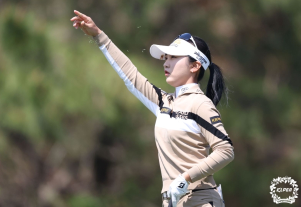 이예원, 롯데렌터카 여자오픈 3R 6타 차 선두…KLPGA 첫 우승 눈앞