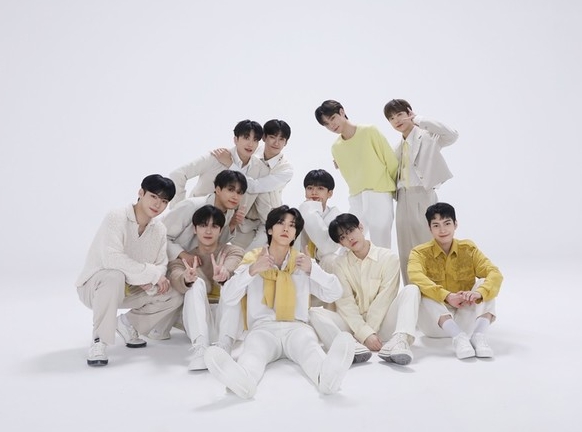 그룹 오메가엑스, ‘한터뮤직어워즈’ 깜짝 무대 꾸민 신곡 ‘Dream’ 오늘(24일) 기습 발매! 직접 쓴 팬송! 