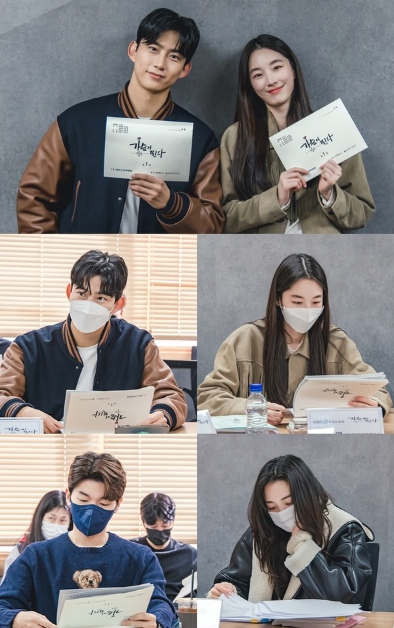 '가슴이 뛴다' 옥택연-원지안-박강현-윤소희, 눈 뗄 수 없는 ‘美친 조합’...유쾌함 가득 대본 리딩 현장 최초 공개!