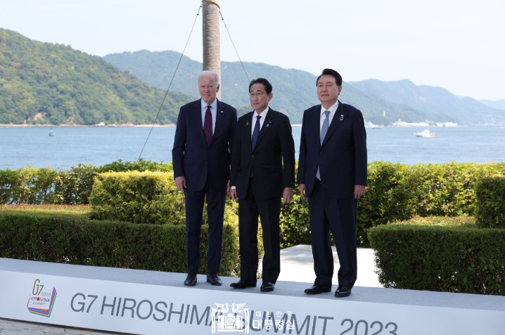 G7서 한미일 정상회담 개최