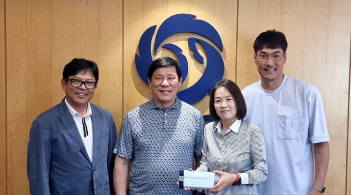 KBO 허구연 총재, 여자야구 국가대표팀 격려