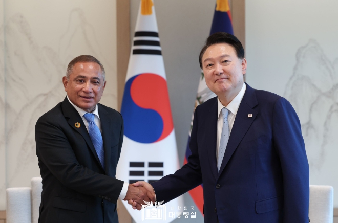 윤석열 대통령, 벨리즈 총리 면담.. 부산엑스포 지지 당부