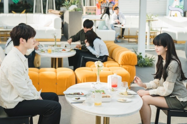 '소용없어 거짓말' 김소현x황민현x서지훈, 뜻밖의 삼자대면 ‘아슬아슬’...김소현 사이 둔 묘한 신경전!