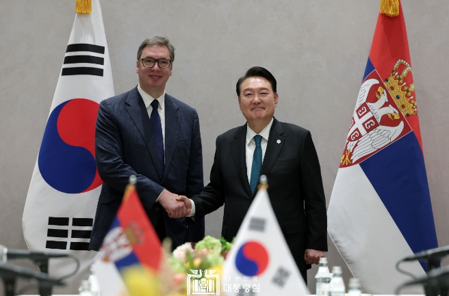 윤대통령, 세르비아 대통령과 정상회담 개최