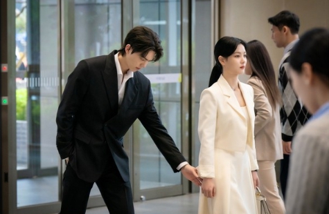 '마이 데몬' 송강, 김유정 향한 레이저 눈빛! ‘박력 손목 잡기’ 1초 전 ‘심쿵’