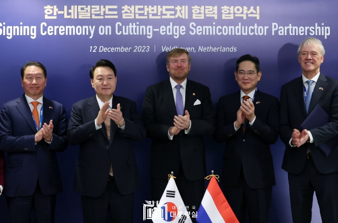 윤석열 대통령, ASML 본사 방문 “한-네 반도체 동맹” 구축