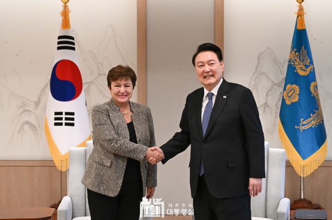 윤대통령, 게오르기에바 국제통화기금 총재 접견