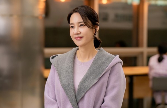 '수지맞은 우리' 오현경, 한식당 사장 ‘채선영’으로 변신! 첫 스틸 공개!