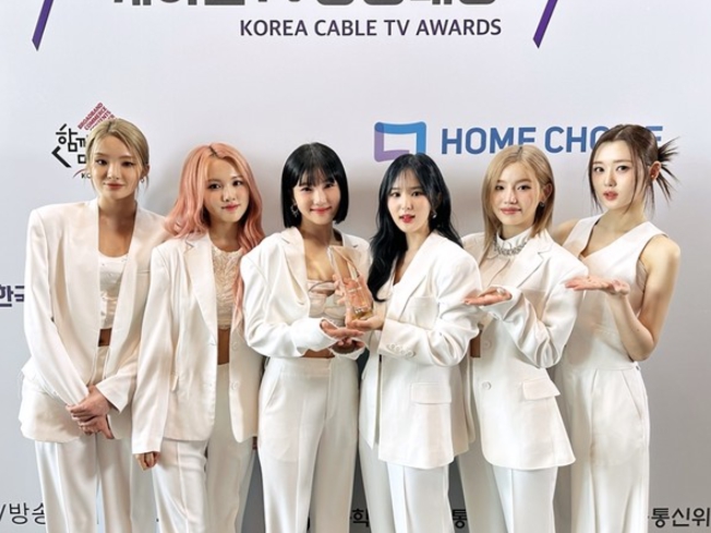 걸그룹 트라이비, ‘2024 케이블TV방송대상’ 케이블TV 스타상 수상! 또 하나의 유의미한 기록!