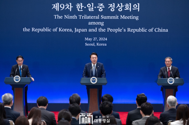 윤석열 대통령, 제9차 한·일·중 정상회의 공동기자회견