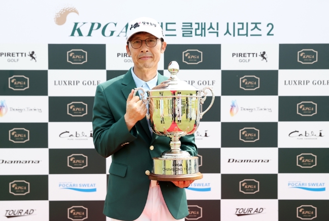 박성필, ‘KPGA 레전드 클래식 시리즈’ 사나이로 등극… 시리즈 1에 이어 시리즈 2 우승
