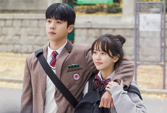 '우연일까?' 김소현X채종협, 열아홉 어깨동무 첫만남부터 스물아홉 소개팅 재회까지 10년 만의 재회! ‘우연’에서 ‘운명’ 될까?