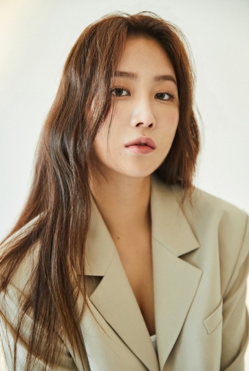소유, 12일 벤 '열애중' 리메이크 음원 발매 확정! "이별 감성 품은 명품 발라드로 돌아온다"
