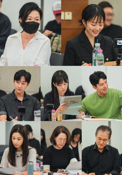 '수상한 그녀' 김해숙X정지소X진영X채원빈이 한 자리에! 대본 리딩 현장 공개! "힘찬 출발 알렸다"