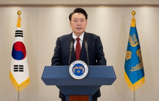 尹대통령 '탄핵소추안' 가결…찬성 204·반대 85·기권 3·무효 8