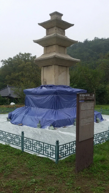 g061경주 용명리 삼층석탑.jpg
