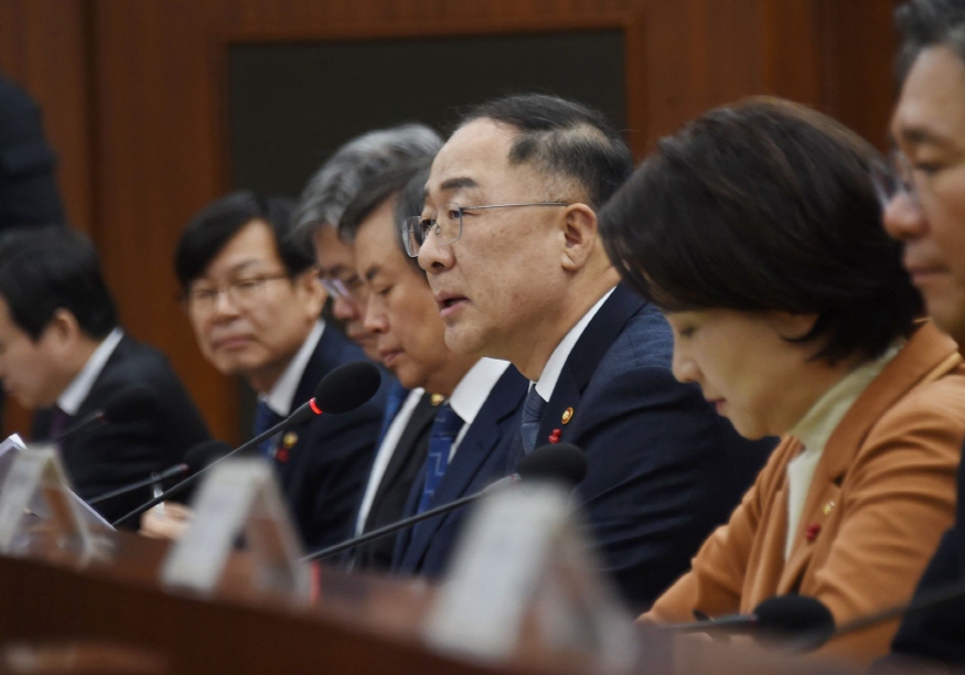 wnd20190104101822_홍남기1.jpg